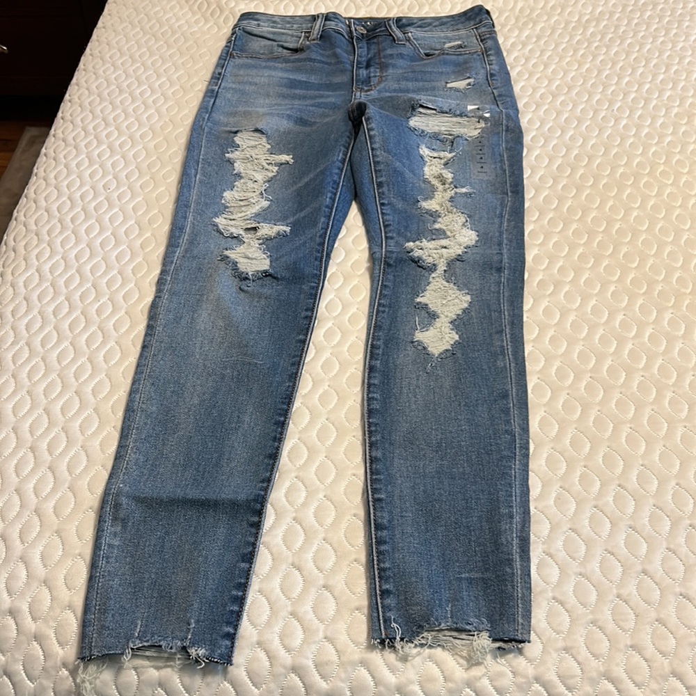 New with tags! AE super high rise jegging destroyed